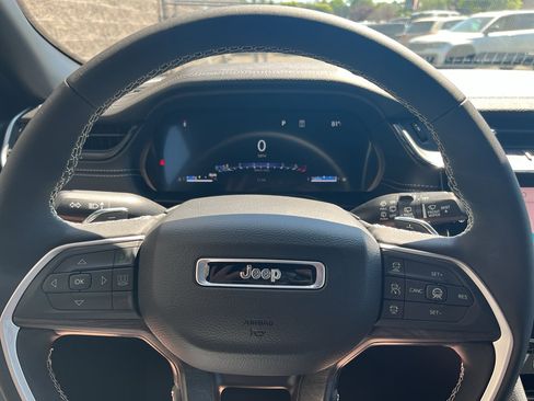 New 2026 Jeep Grand Cherokee Altitude AWD/4WD image 12