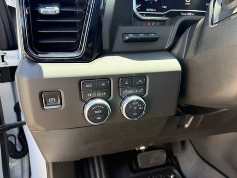 Used 2024 GMC Sierra 3500 AT4 w/ AT4 Premium Plus Package AWD/4WD image 15