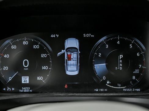 Used 2021 Volvo S60 T6 Momentum w/ Premium Package image 24