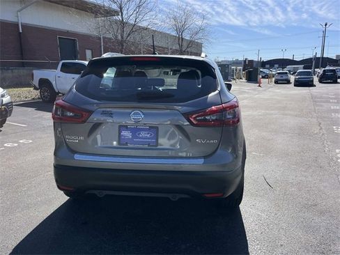 Used 2022 Nissan Rogue Sport SV w/ Technology Package image 4
