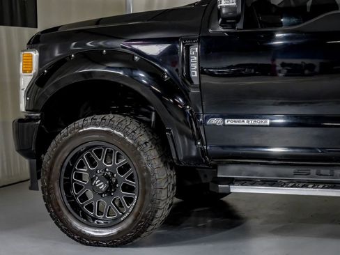Used 2021 Ford F250 Lariat w/ Lariat Value Package AWD/4WD image 13