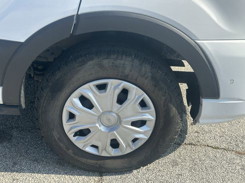 Used 2022 Ford Transit 350 XLT image 15