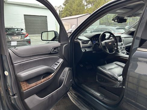 Used 2020 Chevrolet Tahoe LT w/ Luxury Package image 4