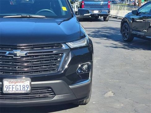 Certified 2023 Chevrolet Traverse LT image 3