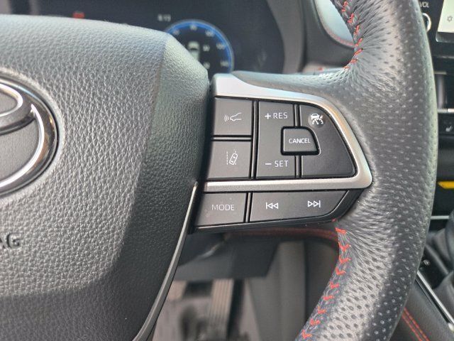 Used 2025 Toyota Sienna XSE w/ XSE Plus Package AWD/4WD image 21