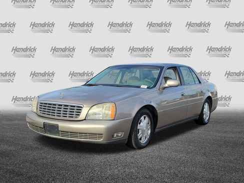 Used 2004 Cadillac De Ville w/ Equipment Group FWD image 3