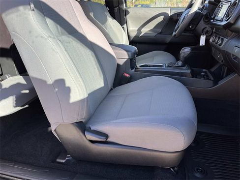 Used 2019 Toyota Tacoma SR image 27