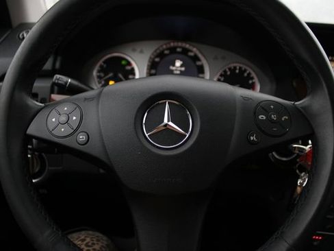 Used 2011 Mercedes-Benz GLK 350 4MATIC image 24