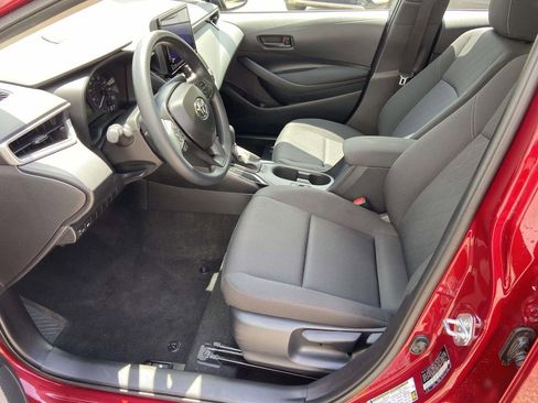 Used 2025 Toyota Corolla LE FWD image 12