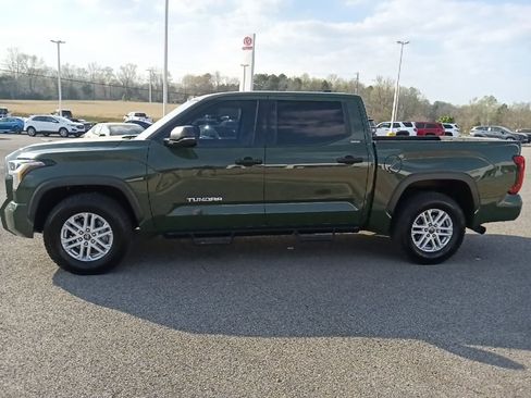 Used 2022 Toyota Tundra SR5 w/ Convenience Package image 7