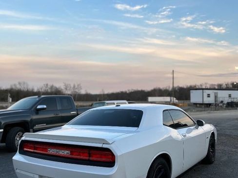 Used 2014 Dodge Challenger R/T image 6