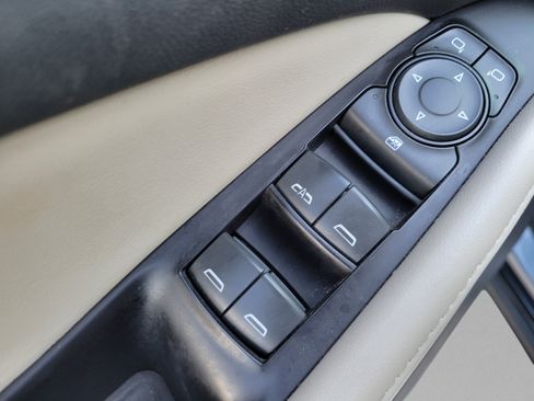 Used 2019 Buick Enclave Essence AWD/4WD image 13