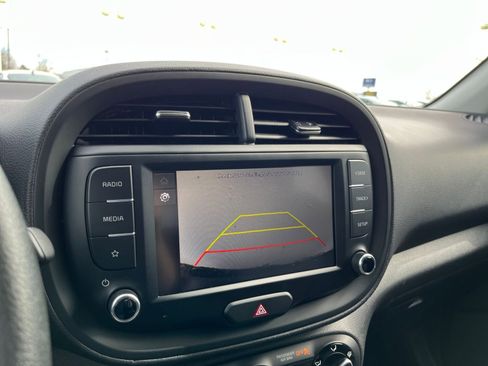 Used 2025 Kia Soul LX w/ LX Technology Package image 22
