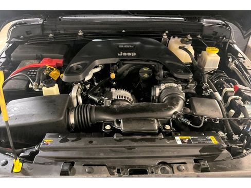 Used 2021 Jeep Gladiator Rubicon w/ Cold Weather Group image 12