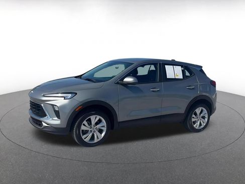 Used 2025 Buick Encore GX Preferred AWD/4WD image 7