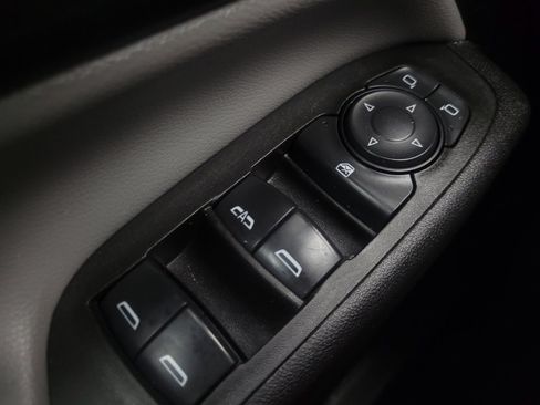 Used 2021 Chevrolet Equinox LT FWD image 27