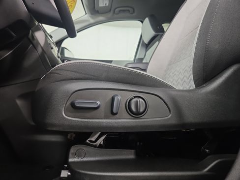 Used 2022 Chevrolet Equinox LS w/ LS Convenience Package image 28