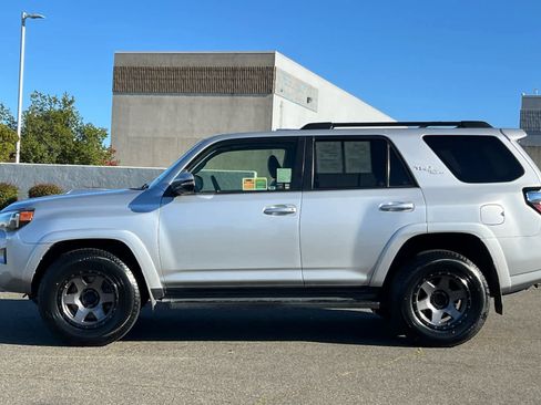 Used 2019 Toyota 4Runner TRD Off-Road Premium image 9