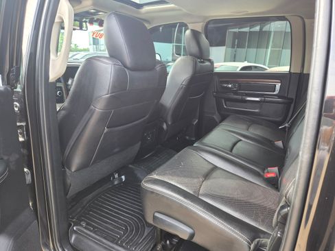 Used 2016 RAM 2500 Laramie w/ Black Appearance Group AWD/4WD image 9