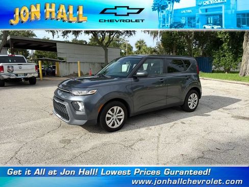 Used 2020 Kia Soul LX FWD image 2
