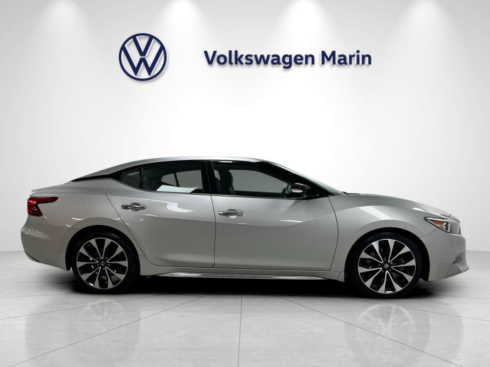 Used 2018 Nissan Maxima SR w/ Interior Lighting Package FWD image 6