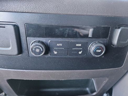 Used 2020 GMC Yukon XL Denali w/ Denali Premium Package image 25