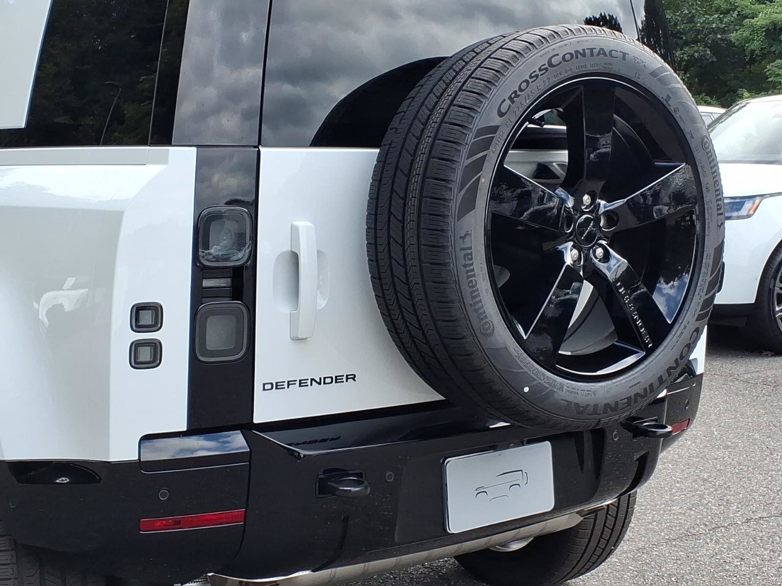 New 2026 Land Rover Defender 110 X-Dynamic SE AWD/4WD image 19