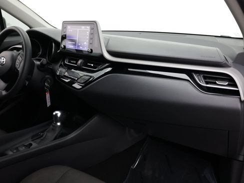 Used 2021 Toyota C-HR LE FWD image 34