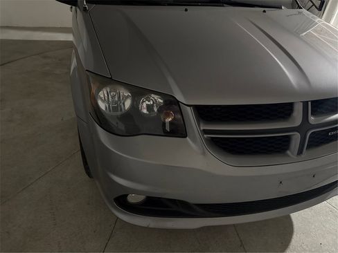 Used 2017 Dodge Grand Caravan GT image 25