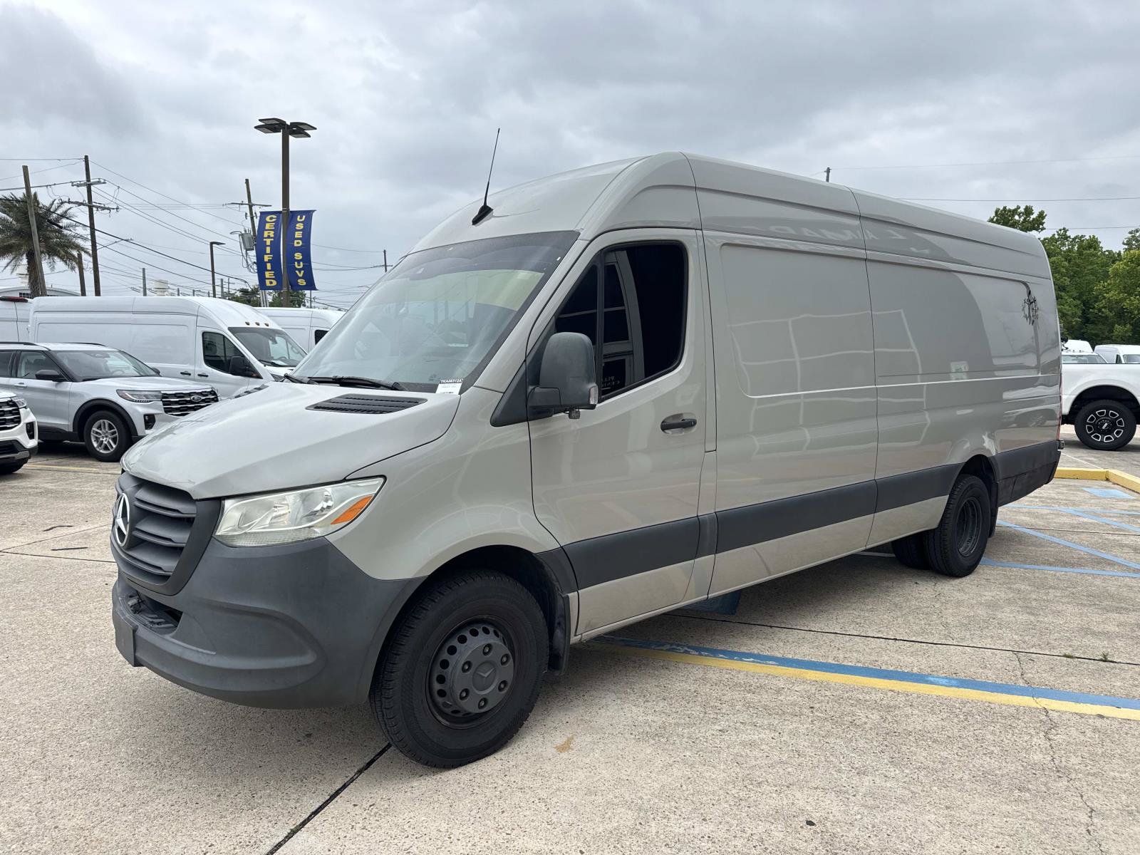 Used 2023 Mercedes-Benz Sprinter 3500 image 4