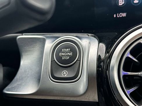 Certified 2021 Mercedes-Benz GLB 250 4MATIC image 28