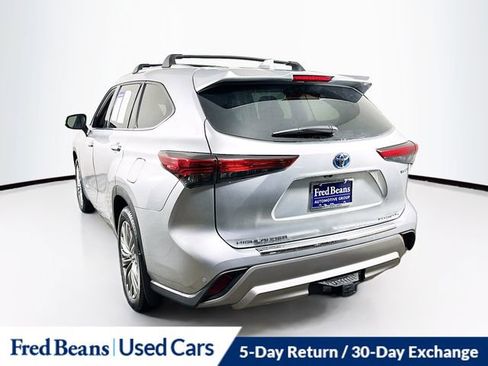 Used 2023 Toyota Highlander Platinum AWD/4WD image 32