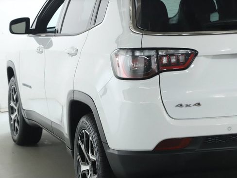Used 2025 Jeep Compass Limited AWD/4WD image 40