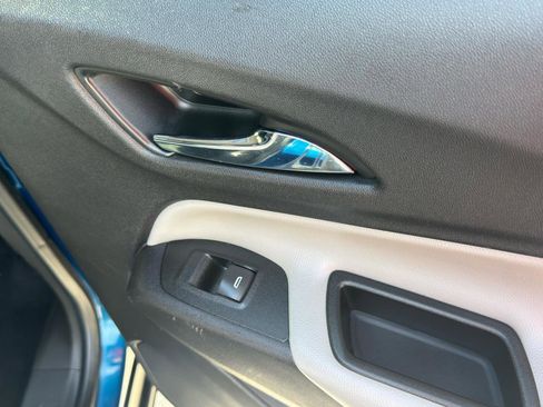 Used 2020 Chevrolet Equinox LT image 32