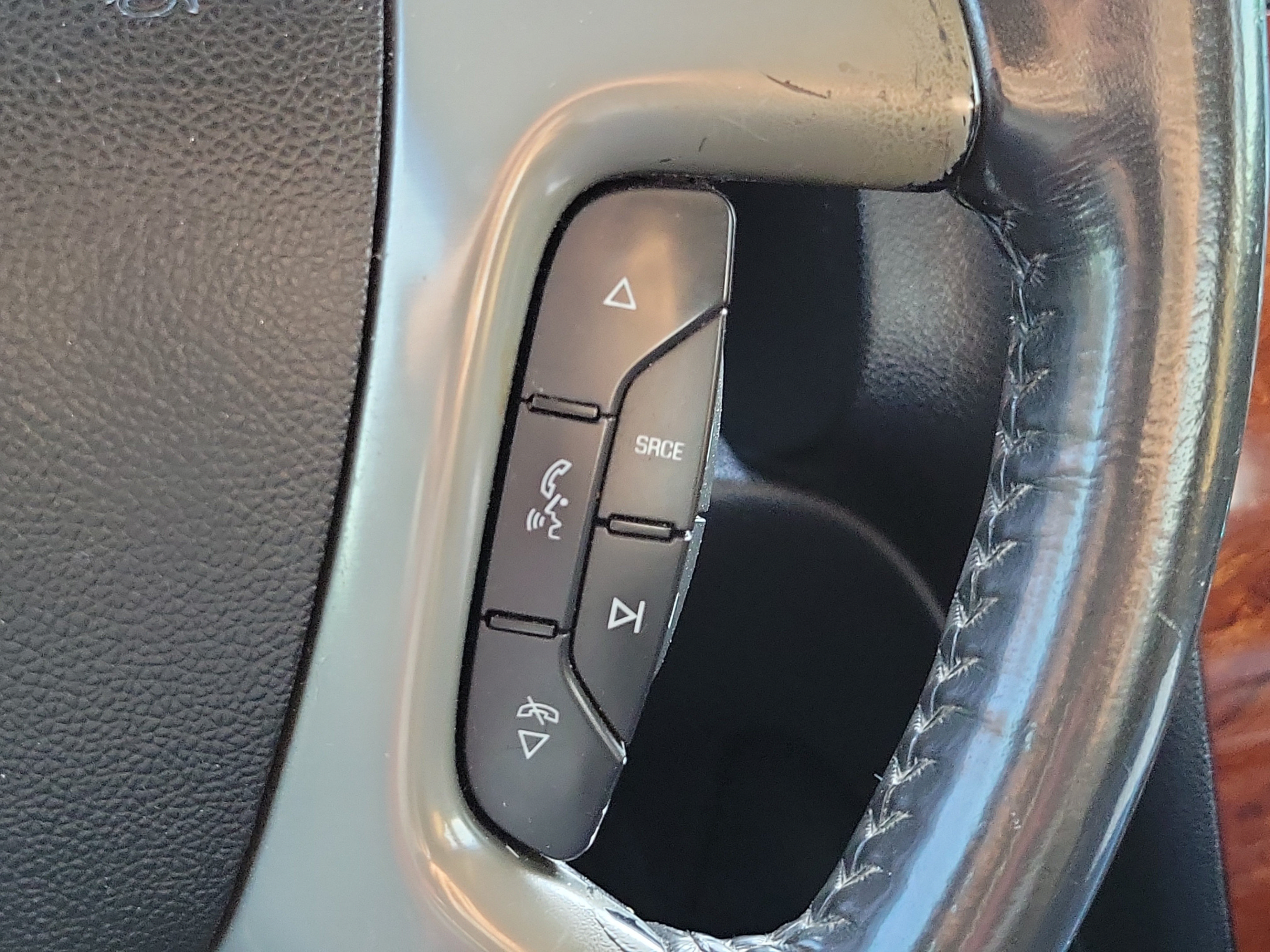 Used 2011 Chevrolet Avalanche LS w/ Regional Value Package AWD/4WD image 24