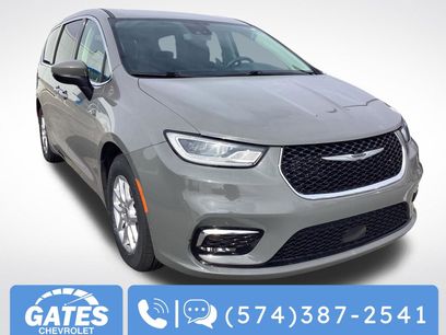 Used 2023 Chrysler Pacifica Touring-L