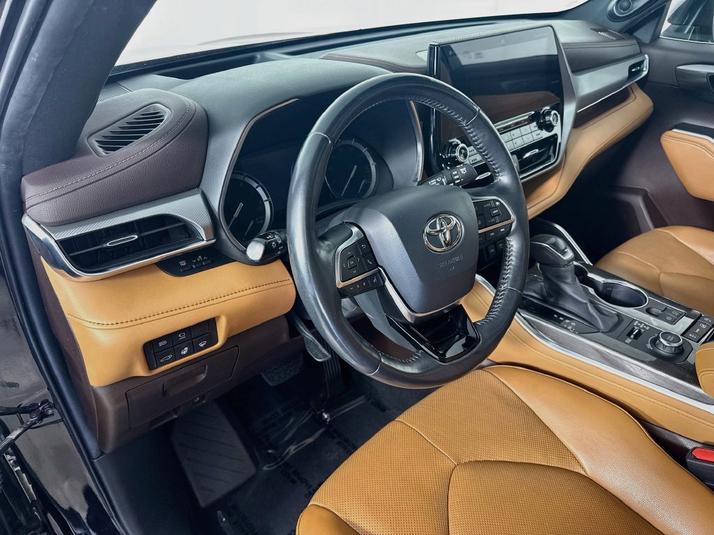 Used 2020 Toyota Highlander Platinum AWD/4WD image 10