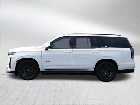 Certified 2024 Cadillac Escalade V w/ LPO, ONYX Package AWD/4WD image 4