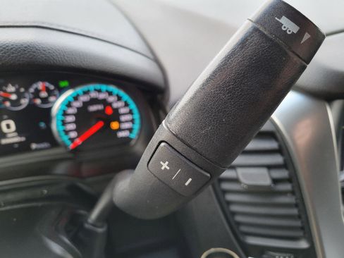 Used 2019 Chevrolet Suburban Premier image 19