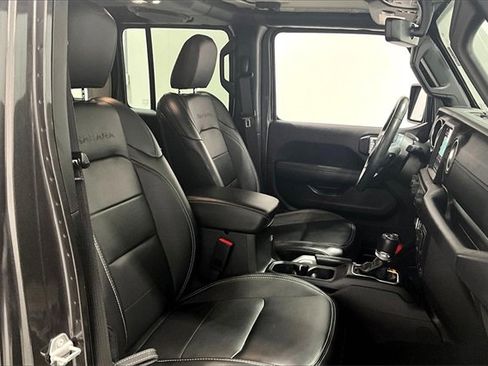 Used 2022 Jeep Wrangler Unlimited Sahara w/ Cold Weather Group image 30