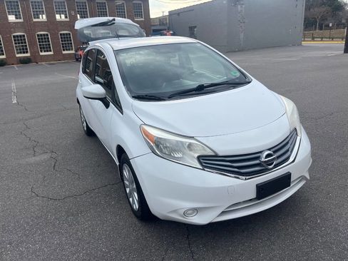 Used 2016 Nissan Versa Note SV image 2
