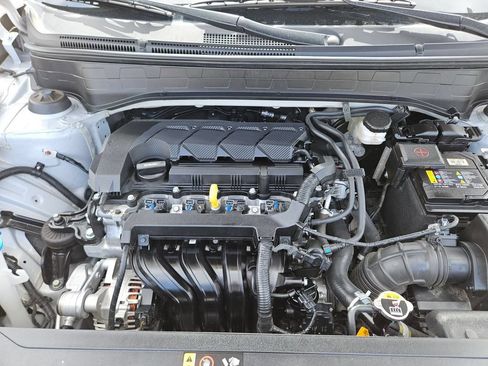 Used 2025 Hyundai Venue SEL FWD image 23