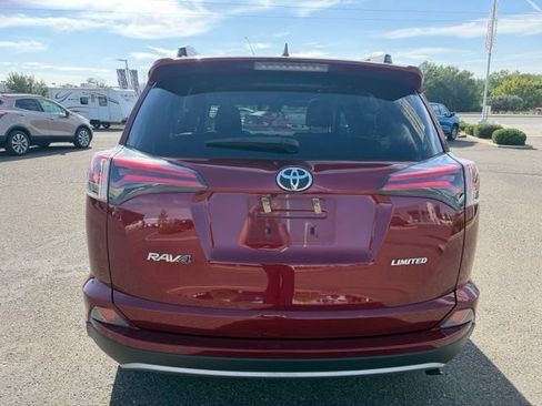 Used 2018 Toyota RAV4 Limited w/ Carpet Mat Package FWD image 5