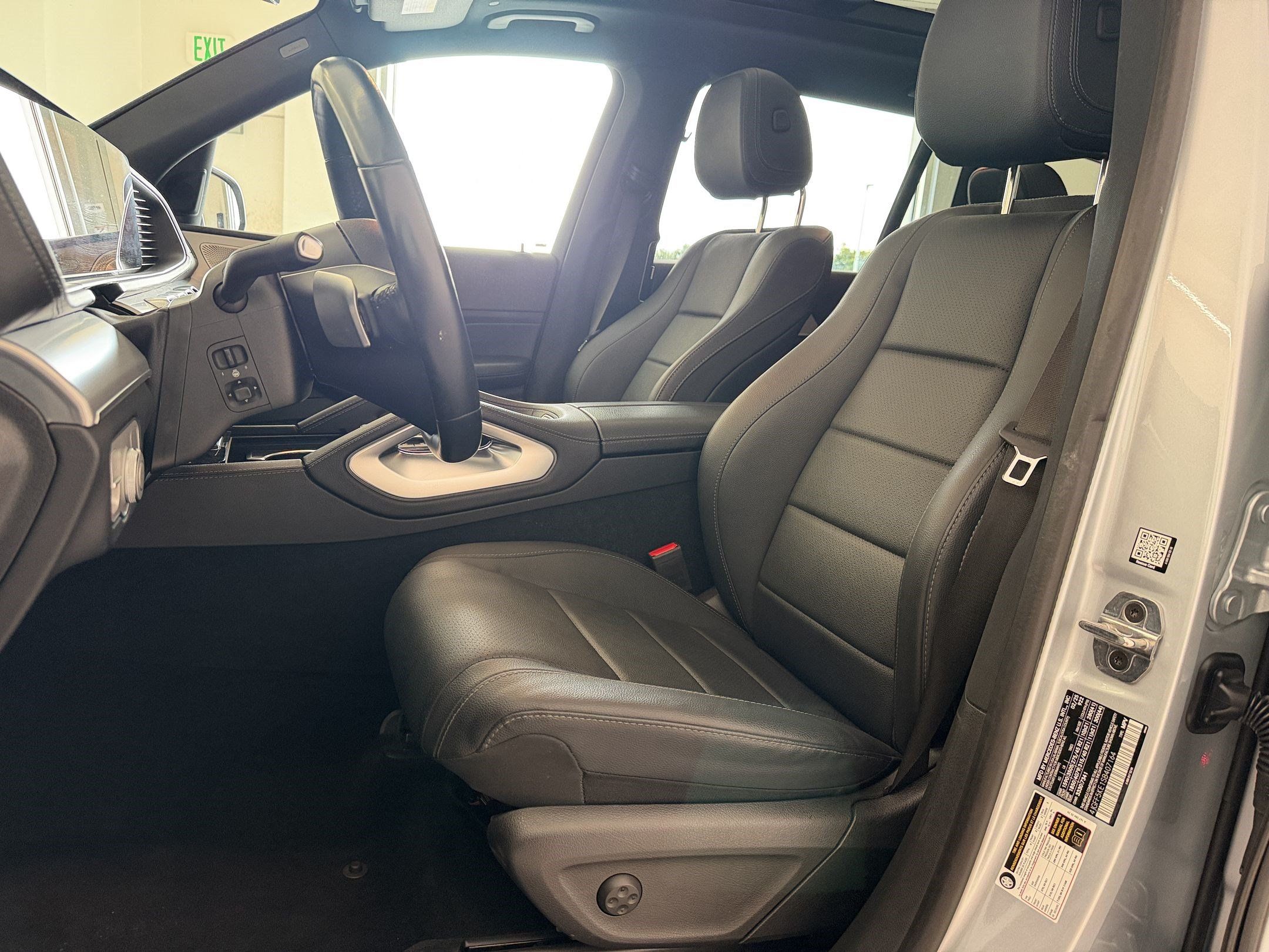 Used 2025 Mercedes-Benz GLS 450 4MATIC image 5