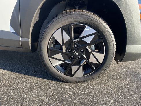 Certified 2025 Hyundai Kona SEL image 12