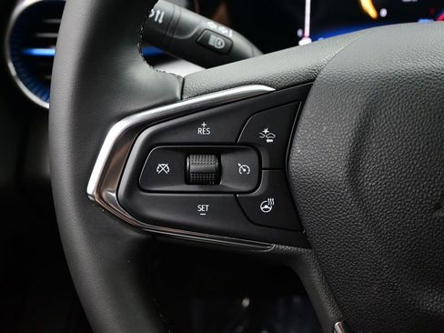 Used 2025 Chevrolet Trax LT w/ Driver Confidence Package FWD image 19