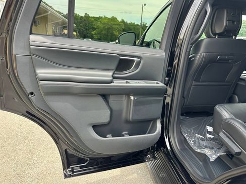 New 2026 Ford Expedition Platinum w/ Stealth Appearance Package AWD/4WD image 24
