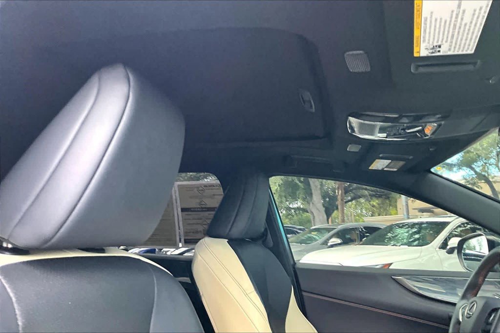 Used 2023 Lexus NX 350h AWD image 13