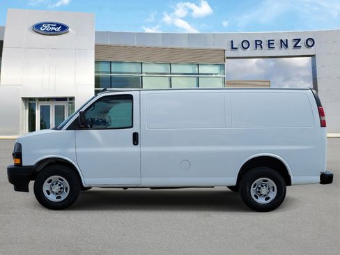 Used 2021 Chevrolet Express 2500 w/ Driver Convenience Package RWD image 8