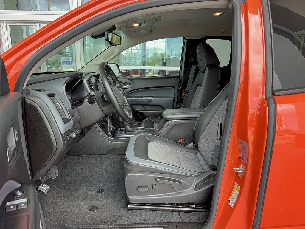 Used 2021 Chevrolet Colorado Z71 AWD/4WD image 12